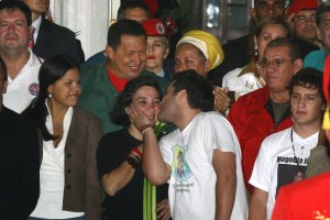 Chávez y ex congresistas liberados por las Farc