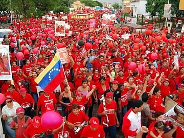Muchos trabajadores venezolanos rechazan el manejo que medios informativos privados hicieron de las situaciones registradas en Amuay y Cumanacoa.
