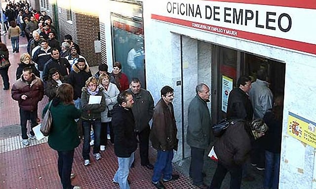 Casi 5 millones de españoles está desempleado