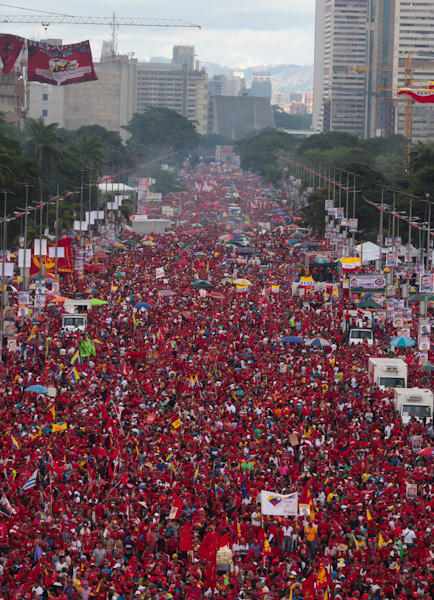 Marea Roja en siete avenidas de Caracas