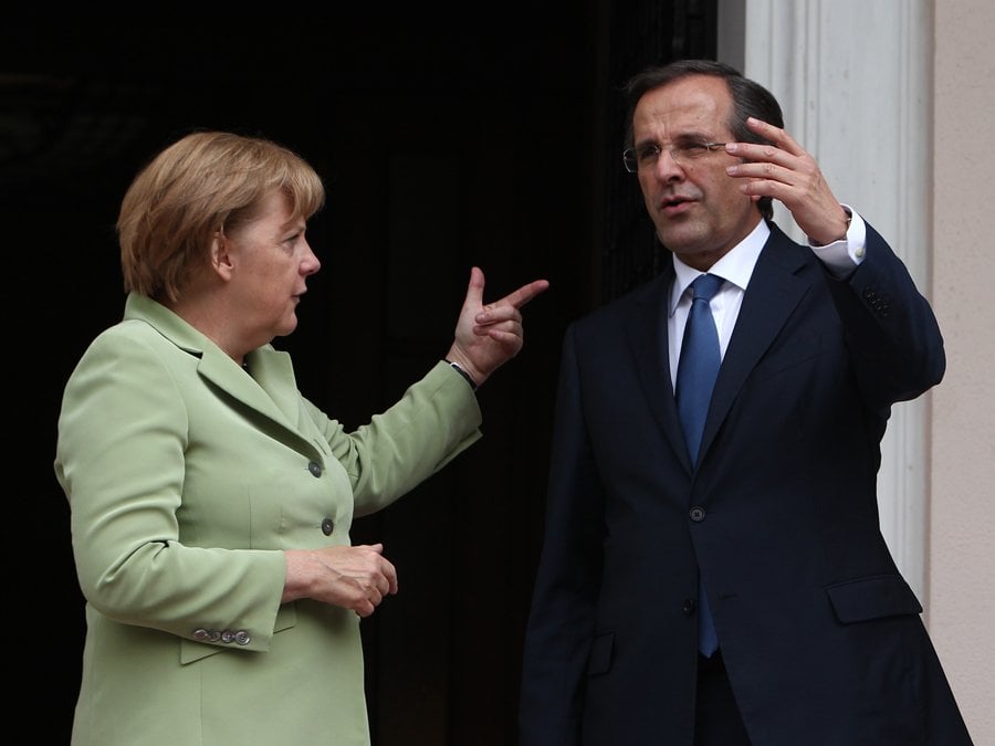 Merkel es recibida por el Primer Ministro Griego, Antonis Samaras