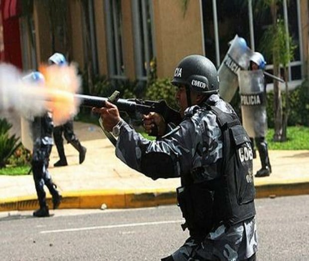 Brutal represión contra los panameños en Colón