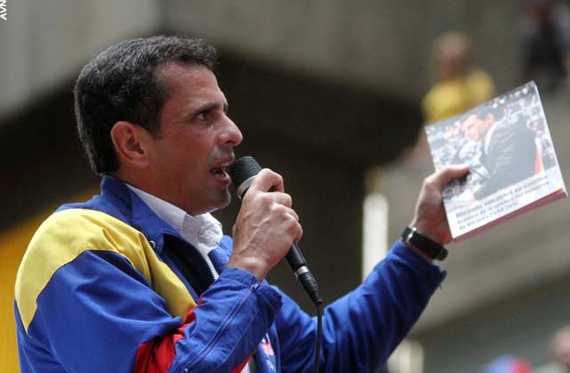 Capriles Radonski se reunió siete horas con la plana mayor de la ultra-derecha venezolana incluyendo personajes del clero, asesores gringos y españoles.