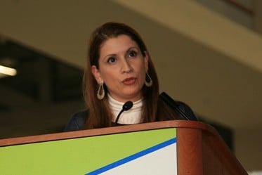La viceministra venezolana para América del Norte, Claudia Salerno, entregó una misiva de protesta ante la embajada canadiense.