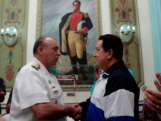 El Ministro de la Defensa, Almirante en Jefe, Diego Molero Bellavia  con el presidente Chávez