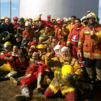 Bomberos de PDVSA, de Paraguaná y otras refinerías...Los grandes héroes de la jornada.
