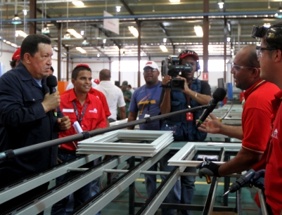 Presidente Chávez inaugura la nueva fábrica de ventanas Petrocasas en Carabobo