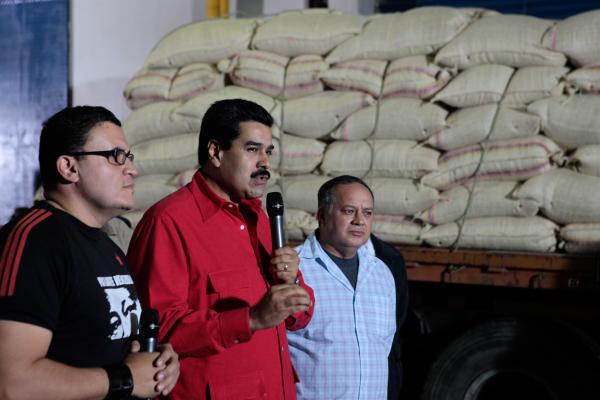 Vicepresidente Maduro acompañado por el Presidente de la AN Diosdado Cabello y el Ministro de Agricultura Juan Carlos Loyo