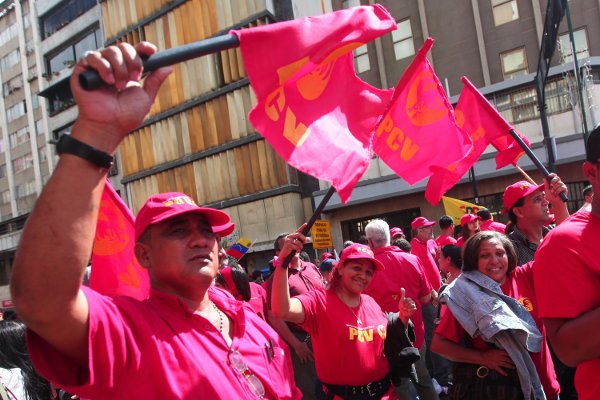 Pueblo en la calle en apoyo a Chávez
