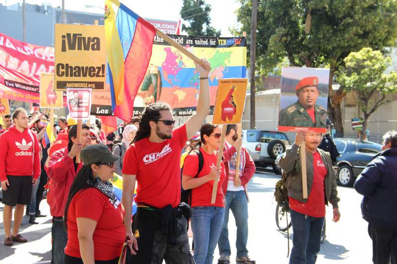 Venezolan@s chavistas marcharon en San Francisco para dar un "Hasta Siempre, Comandante Chávez"