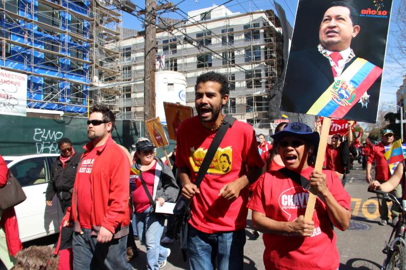 Venezolan@s chavistas marcharon en San Francisco en honor a Chávez.