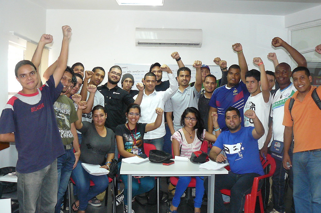 Juventud: Estudiantes y luchadores unidos por la Patria y la Verdad