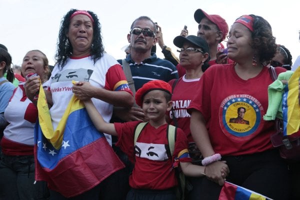 Pueblo acompaña a Chávez