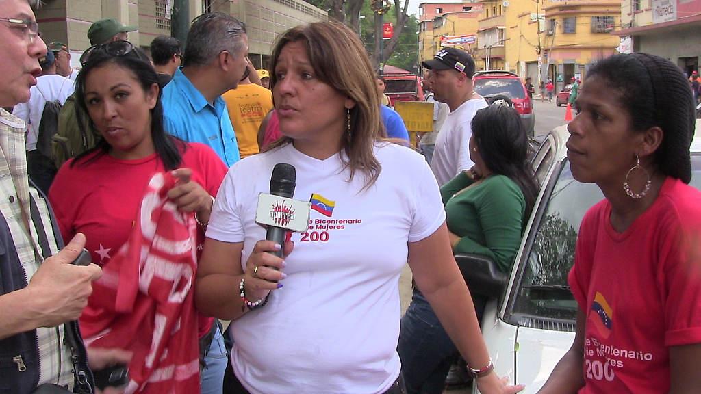 Analleris Méndez vocera del Frente Revolucionario Mujeres 200 en  la rueda de prensa en San Agustín del Sur