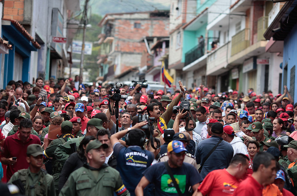 El presidente Maduro rodeado del pueblo tachirense