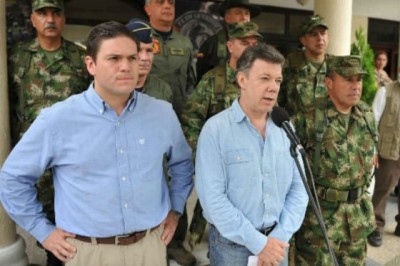 Santos y el ministro de defensa colombiano