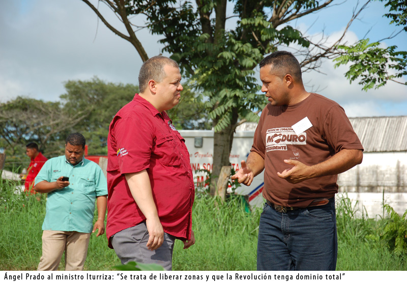 Angel Prado (Dcha.) con el Ministro Iturriza