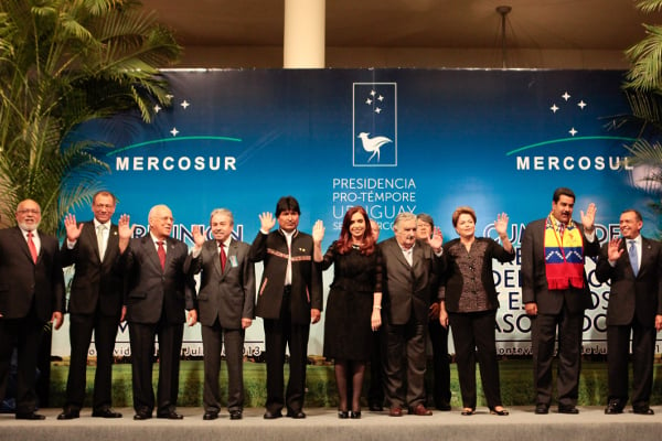 Las jefas y los jefes de Estado y de Gobierno reunidos en la Cumbre del Mercado Común del Sur (Mercosur) en Montevideo, Uruguay