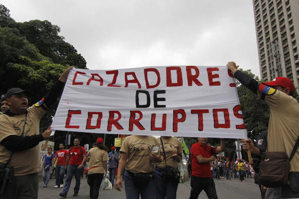 El pueblo y sus "cazadores de corruptos" marchando contra la corrupción junto al Presidente Maduro