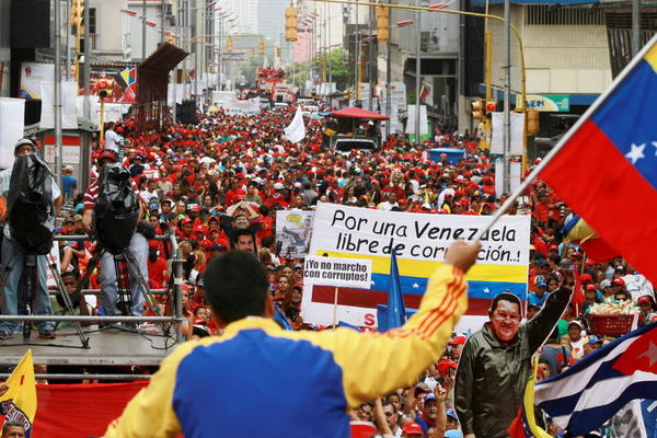 El presidente Maduro lideró la marcha contra la corrupción.