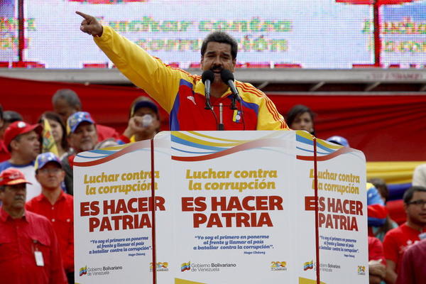 El presidente Maduro lideró la marcha contra la corrupción.