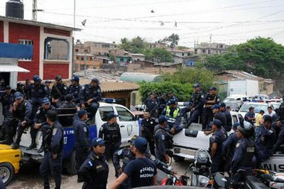 La policía hondureña se declaró este fin de semana en huelga general