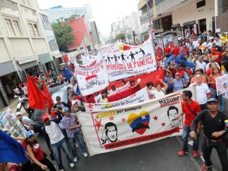 Marcha de movimientos populares contra la guerra económica realizada el 17 de octubre hasta la Asamblea Nacional