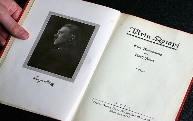 El libro "Mein Kampf" (Mi Lucha) de Adolf Hitler