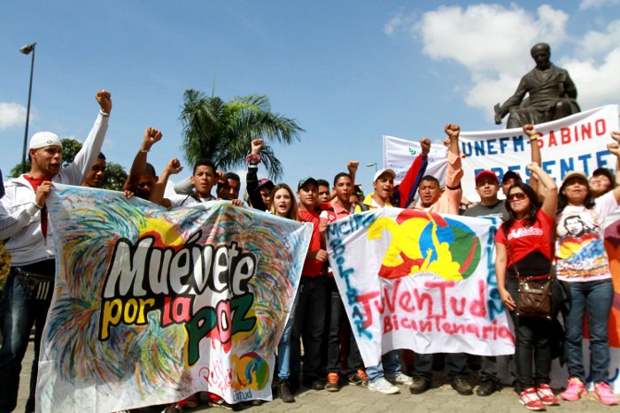 Juventud marcha por la paz y contra el fascismo en Caracas