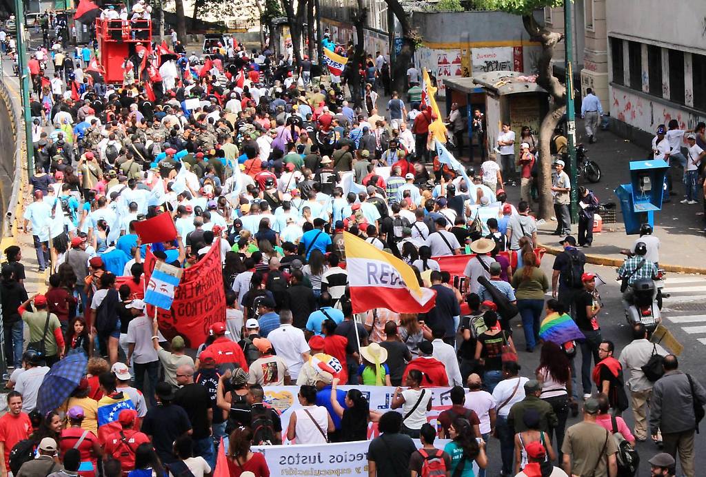 Marcha de movimientos populares y corrientes revolucionarias contra el golpe, desde Catia hasta la Plaza Venezuela