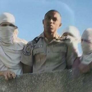 Efectivo de la Policía Nacional Bolivariana PNB, retenido por internos del módulo de la PNB de la avenida Sucre de Catia, Caracas.