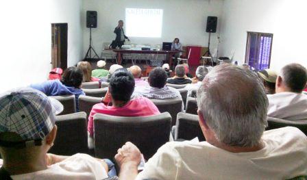 Exposición de Juan García sobre  el presupuesto nacional