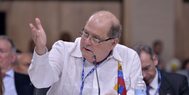 El mandatario nacional recordó que Álvarez trabajó para lograr que el presidente de Estados Unidos, Barack Obama, derogue el decreto que declara al país como una amenaza para EE.UU.