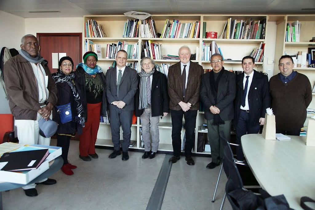 Autoridades de la Unesco en París junto a la delegación venezolana