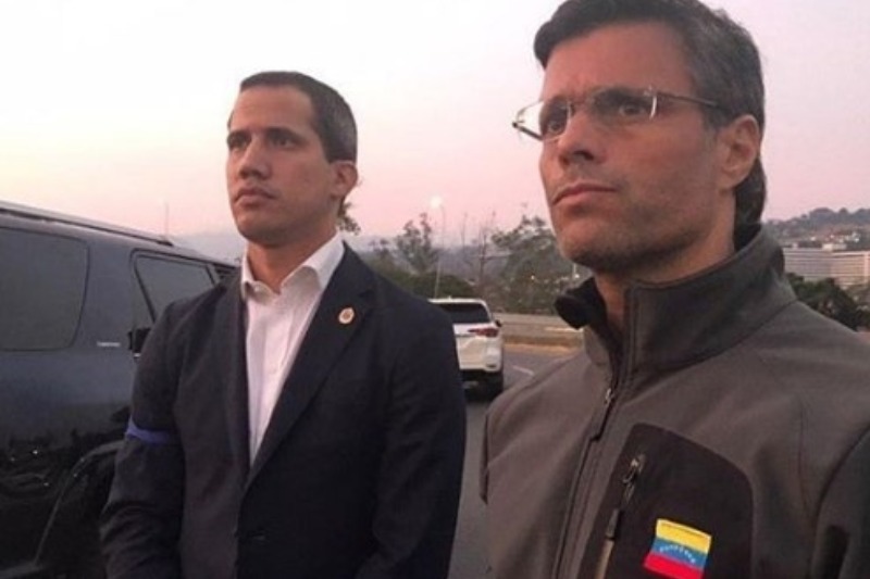 Guaidó, el autoproclamado "indultó" a Leopoldo López