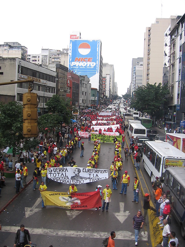 Los campesinos (FNCEZ) se han movilizado varias veces hasta Caracas, con apoyo de los medios comunitarios y de movimientos populares