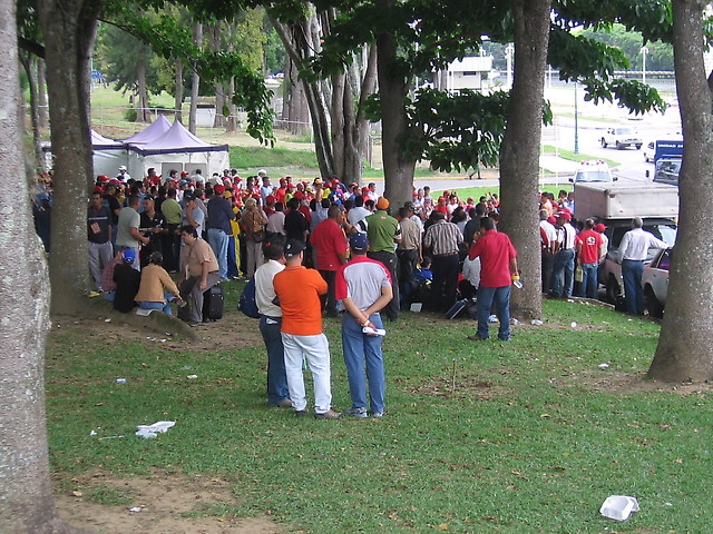 Asamblea de las corrientes Marcela, FBT, Autonomía en el exterior de las instalaciones del Círculo Militar