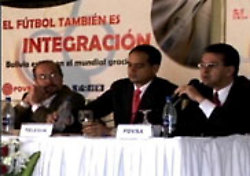 Jean Claude Eiffel gerente de Canal 7 de Bolivia, Andrés Izarra presidente de TeleSUR y Miguel Tarazona representante de PDVSA