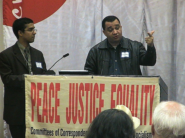El Acalde Chávez habló sobre el camino hacia el Socialismo del Siglo XXI en Venezuela, en una de las varias conferencias que dictó en Chicago.