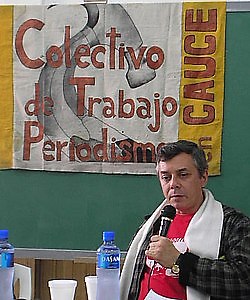 Gonzalo Gómez habló sobre el papel de Aporrea y los medios alternativos en la coyuntura política venezolana durante el foro en Argentina