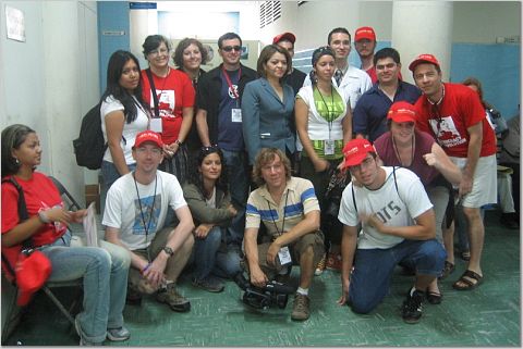 Delegados estadounidenses junto al equipo médico venezolano