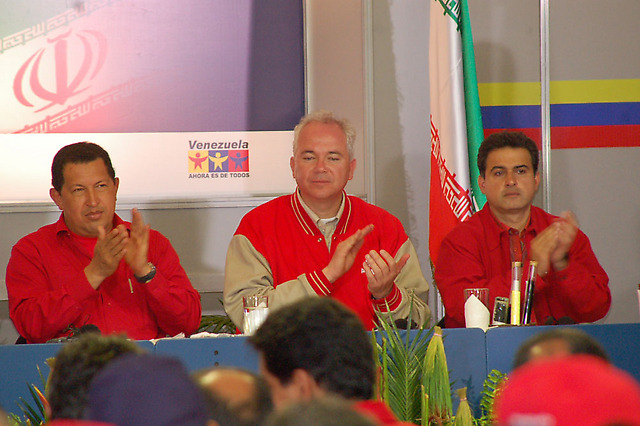De zquierda a derecha, Presidente Chávez, ministro Ramírez y el gobernador de Anzoátegui, Tarek William Saab