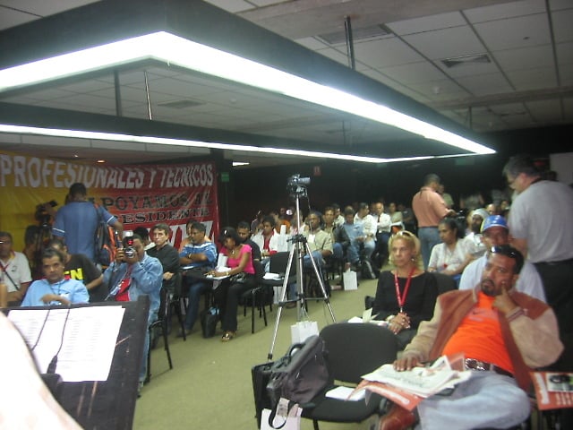 Asamblea de medios alternativos por Chávez