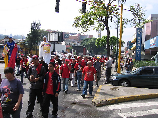 Vista de la marcha de ANMCLA a su paso por Las Mercedes