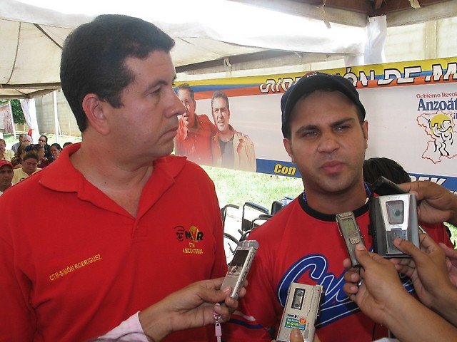 De Izquierda a derecha: Carlos Hernández y Douglas Saab