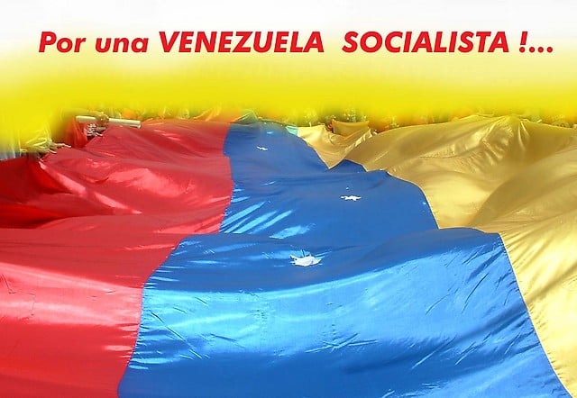 Por todos !... Niños, jóvenes y adultos,  Por una Venezuela Socialista !