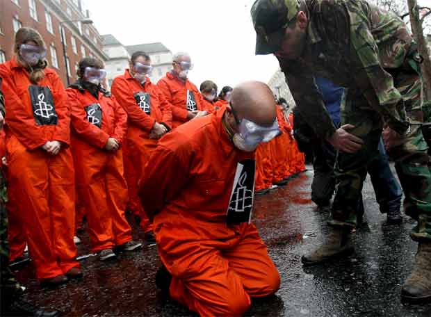 El sexto aniversario de la apertura del campo de detención de Guantánamo ha desencadenado protestas en la mayoría de capitales del mundo