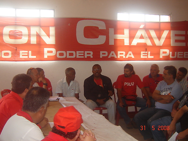 Un aspecto de la reunión de PDVAL con los Consejos Comunales de La Vega
