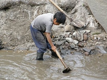 La OIT remarca que el trabajo infantil es un “obstáculo para la enseñanza”, por lo que para este año la conmemoración del 12 de junio se centrará en el mensaje: “la educación es la respuesta acertada al trabajo infantil”