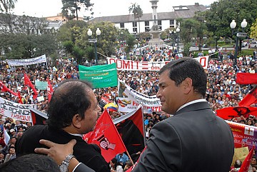 Daniel Ortega, llegó este lunes a Quito para encontrarse con su homólogo ecuatoriano, Rafael Correa